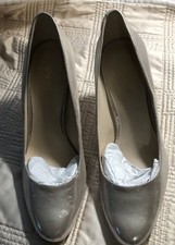 Nine West Gold Heels Size 8.5