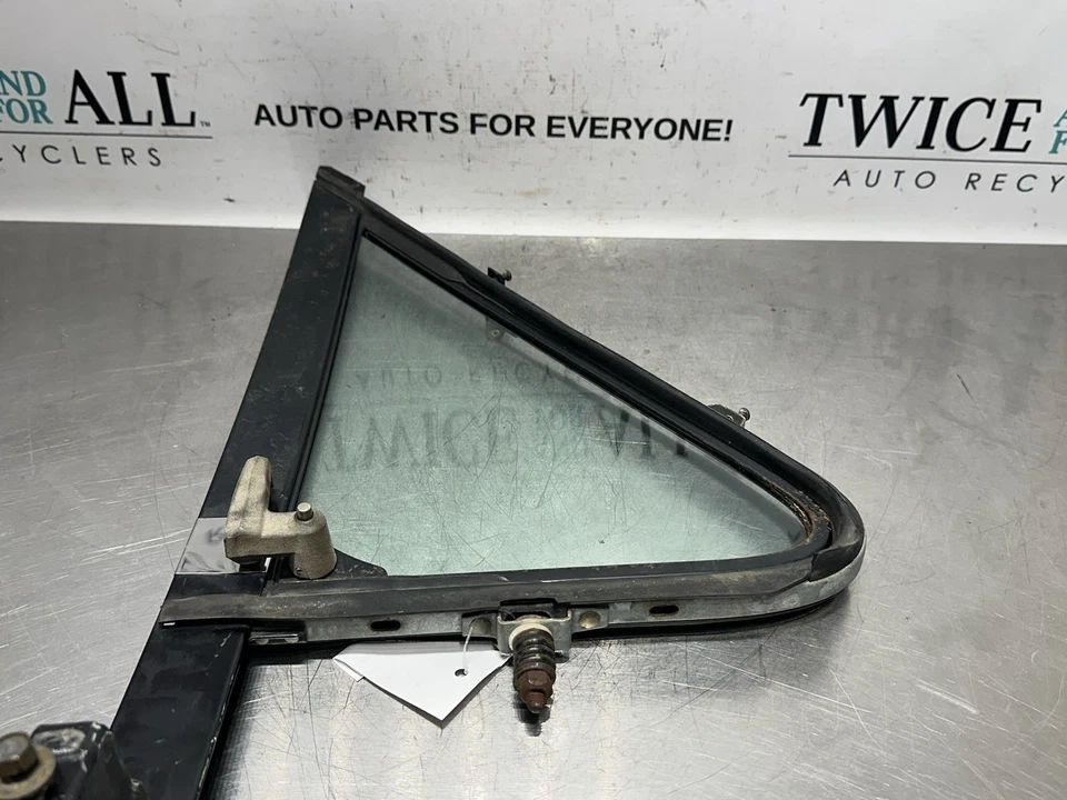 Ford F150 1980-1996 puerta lateral del conductor ventilación ventana y pista F250 F350 OEM Foto 3 de 4