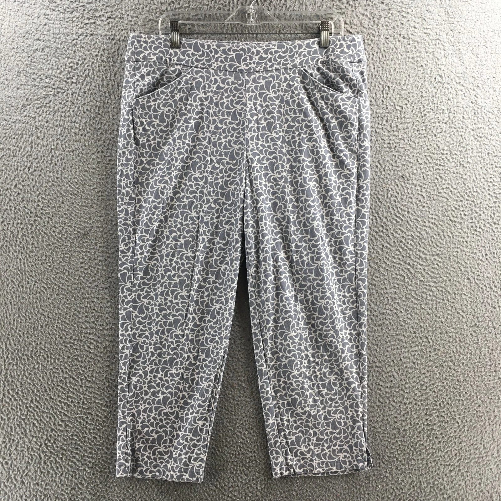 Chicos Travelers Capri Pants Womens 14 Gray High Rise Pull On Casual Side Pocket