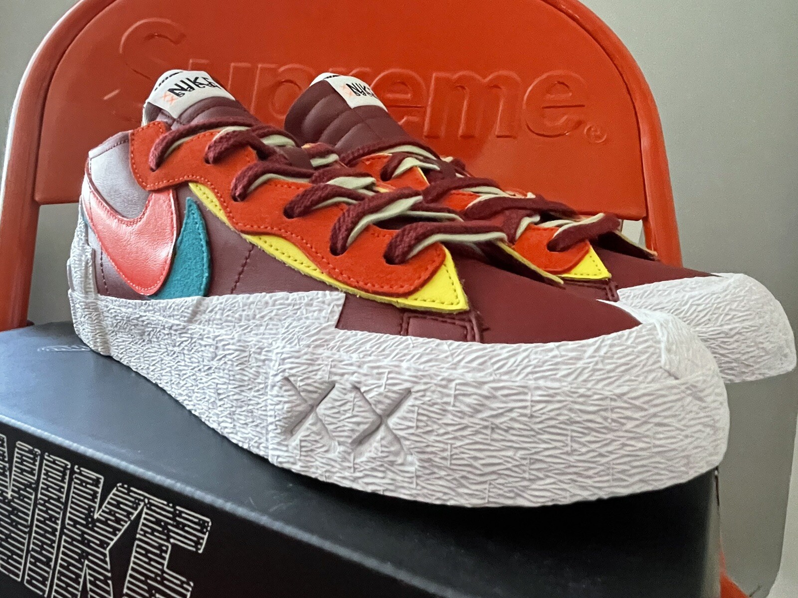 SACAI X NIKE Nike Blazer Low Sacai x KAWS rosso squadra taglia 12 5 100% DS & autentico