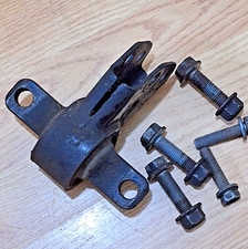 Jeep Commander Front Differential Cover Brack...
