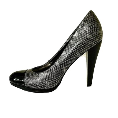 bcbg black patent leather pumps