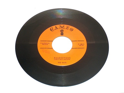 45 RPM The Rays Triangle, Rendezvous Cameo Vinyl Records Doo Wop 128 VG+EX - Picture 2 of 4