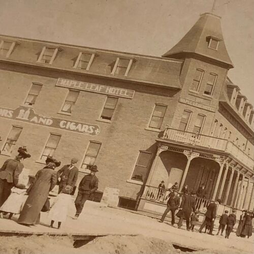1900's MAPLE LEAF HOTEL Moose Jaw Saskatchewan CANADA Street View Vintage PHOTO - Picture 2 of 4