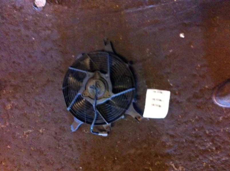 99-00 Nissan Frontier Ventilador Motor Ventilador Conjunto Condensador 6 Cilindros Foto 2 de 4