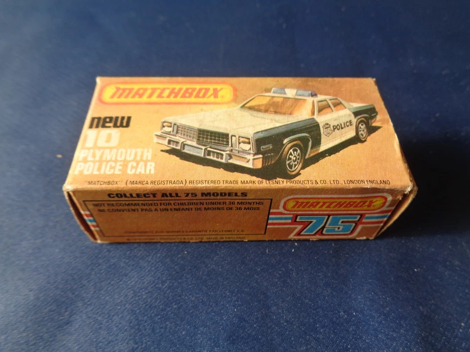 MATCHBOX COLLECT ALL 75 MODELS  SUPERFAST LESNEY PLYMOUTH POLICE CAR NUMERO 10 - Immagine 2 di 4