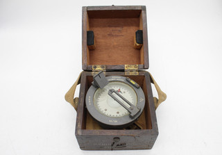F Antique WWII British Military Medium Landing Compass & Box 6B/34 RAF 1944