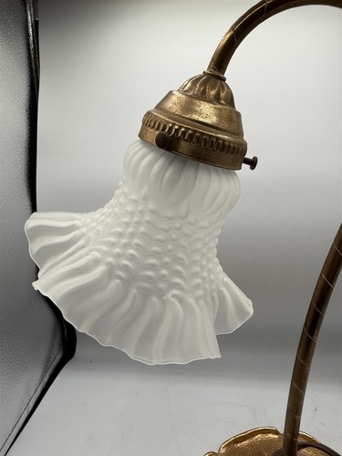 VINTAGE BRASS LILY PAD TULIP GOOSENECK DESK LAMP FROSTED SHADE WORKS GREAT - Picture 9 of 13