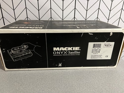 Mackie Onyx Satellite Firewire Recording System - Base Station & Pod & Charger - Picture 10 of 11
