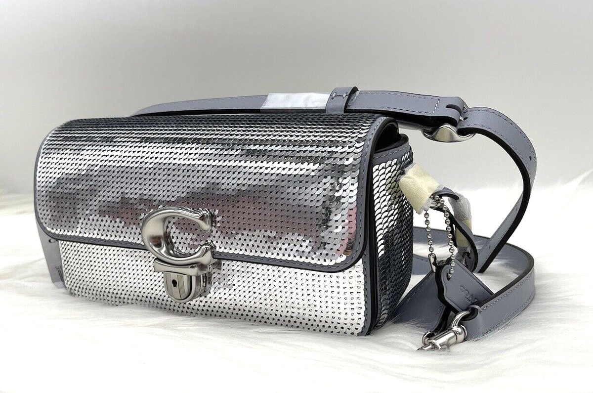 COACH シルバー シーケンス パーティーバッグ COACH シルバー シーケンス パーティーバッグ