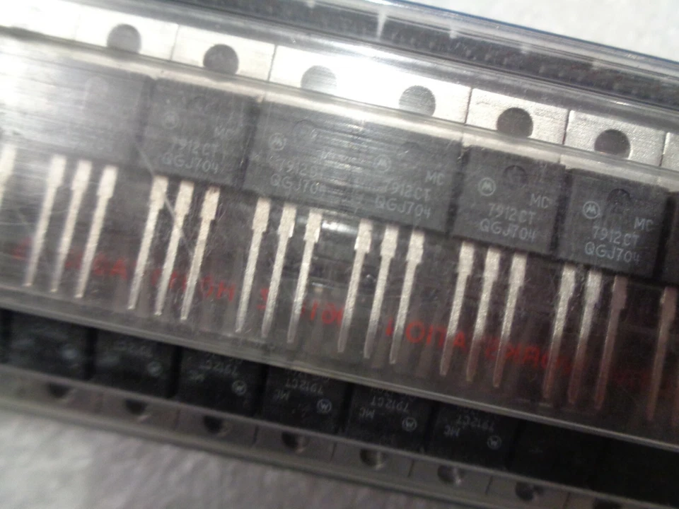 TO-220 Voltage Regulators L78 & L79 Range ORIGINAL ON-SEMI AND STM PARTS x10pcs - Image 4 of 4