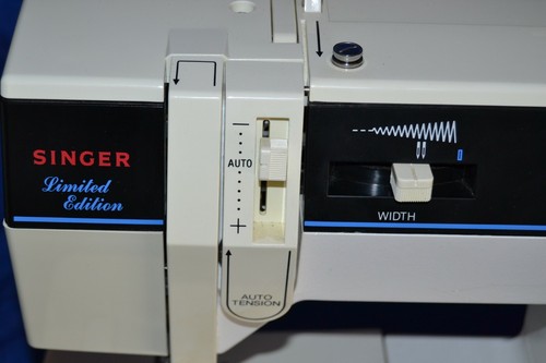 ESTUCHE ACCESORIO DE MÁQUINA DE COSER BRAZO LIBRE SINGER 7033 ZZ EDICIÓN LIMITADA BONITO - Imagen 8 de 12
