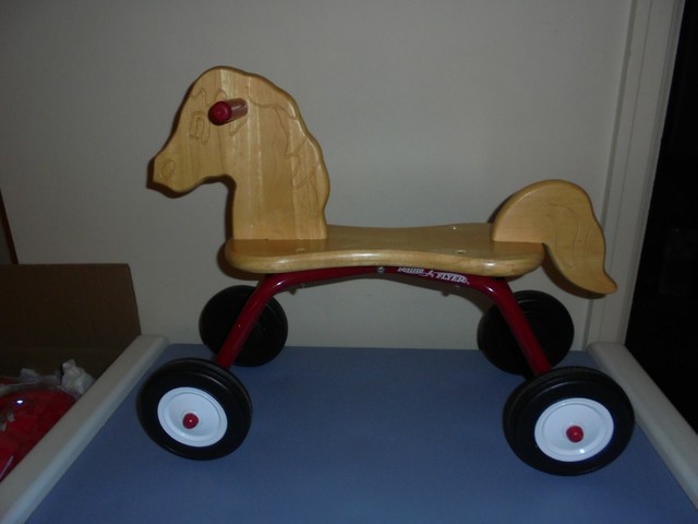 radio flyer horse on wheels
