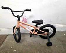 New - batch kids 20”#62114 bike With Training Wheels Peach