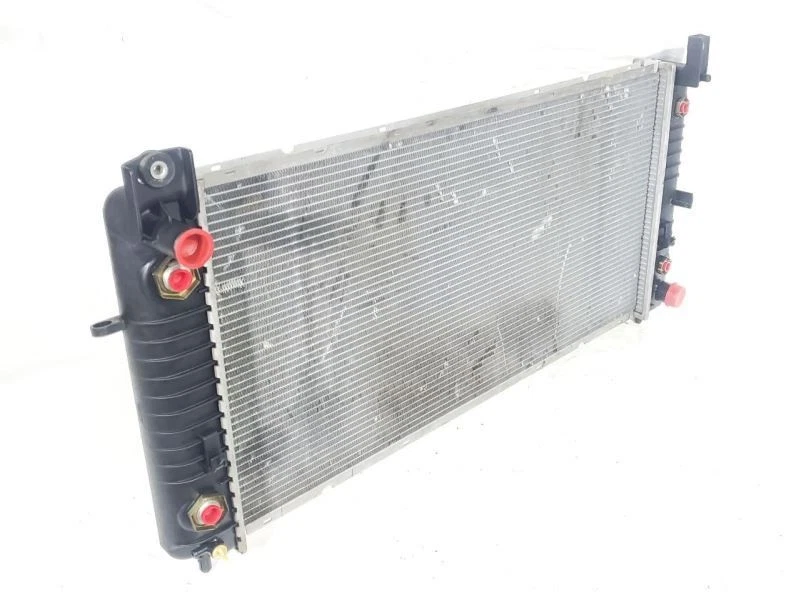 Radiador Hummer H2 2005 2006 2007 OEM 6,0 L Foto 2 de 4