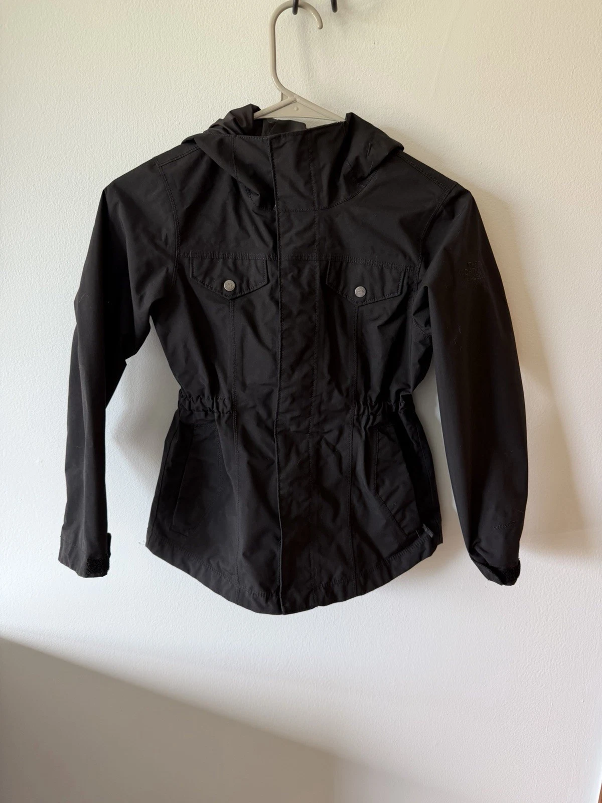 The North Face Girls Black Hooded Rain Jacket Size 7/8 Windbreaker