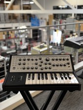 MOOG Sub Phatty 25-Key Analog Synthesizer BRAND NEW 