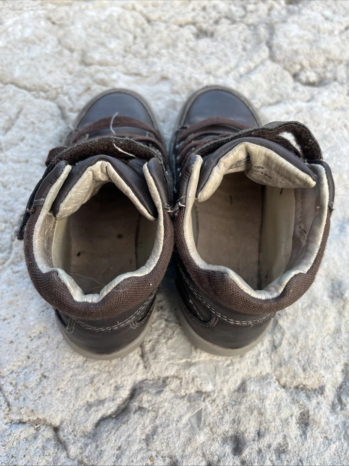 Nueva Zapatilla Pediped Niño Talla US Juvenil/UE 28 Marrón/Gris. Necesito plantillas nuevas Foto 3 de 4