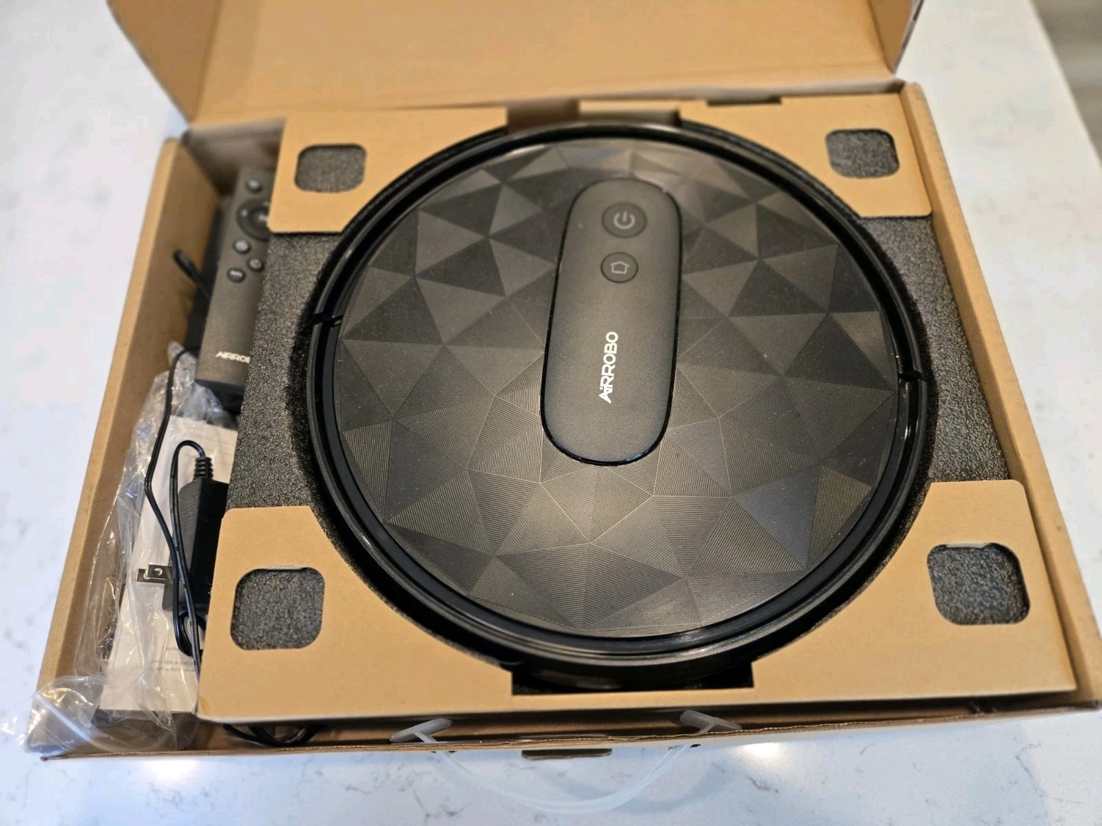 Airrobo by Ubtech P20 Robot Vacuum Cleaner Great Condition, Used For A Month