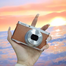 Fujifilm XF1 12.0MP 4x zoom Digital Camera Brown English with 3-Inch LCD 90 New