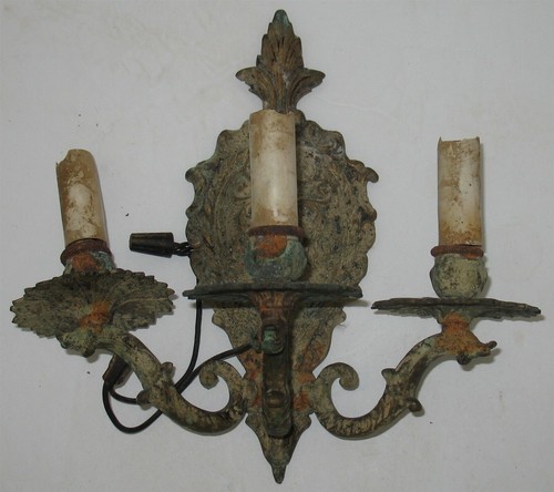 Vintage verzierte viktorianische Shabby Chic Verdi Messing Wandleuchte mit 3 Lichtern zum Aufarbeiten
