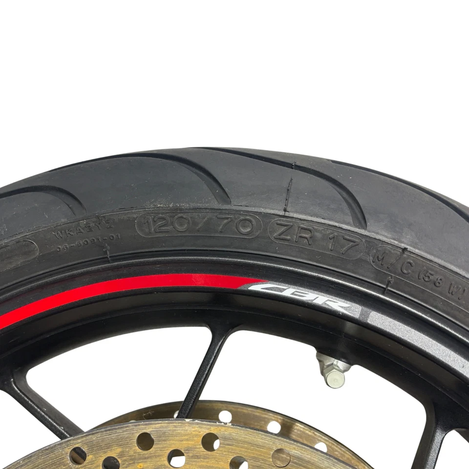 RUEDA DELANTERA HONDA CBR 650R MICHELIN PILOT POWER NEUMÁTICO 120 70 ZR17 2019 - 2023 Foto 3 de 4