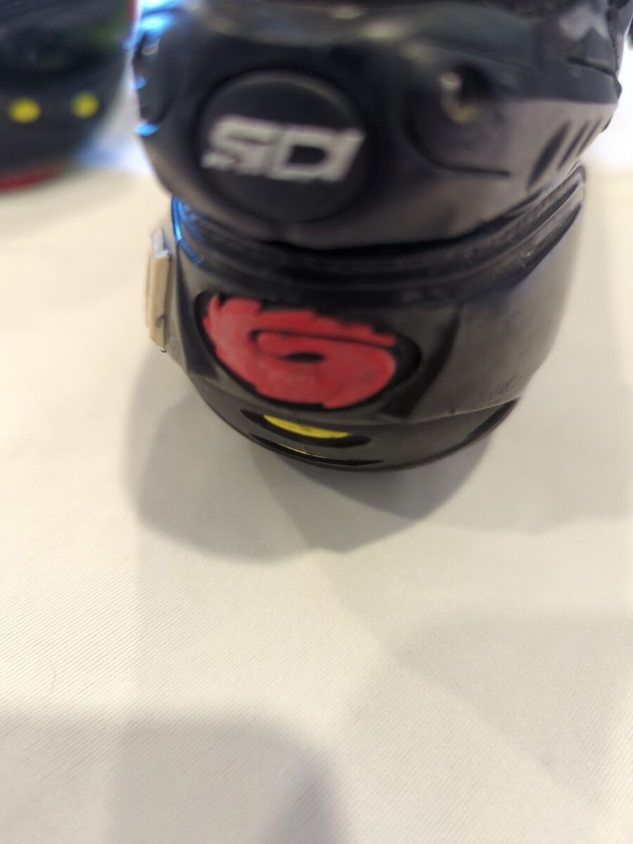 Sidi Wire Carbon Men's Road Cycling 3 Bolt Shoes Black/Fluo Sidi Wire Carbon Men's Road Cycling 3 Bolt Shoes Black/Fluo
