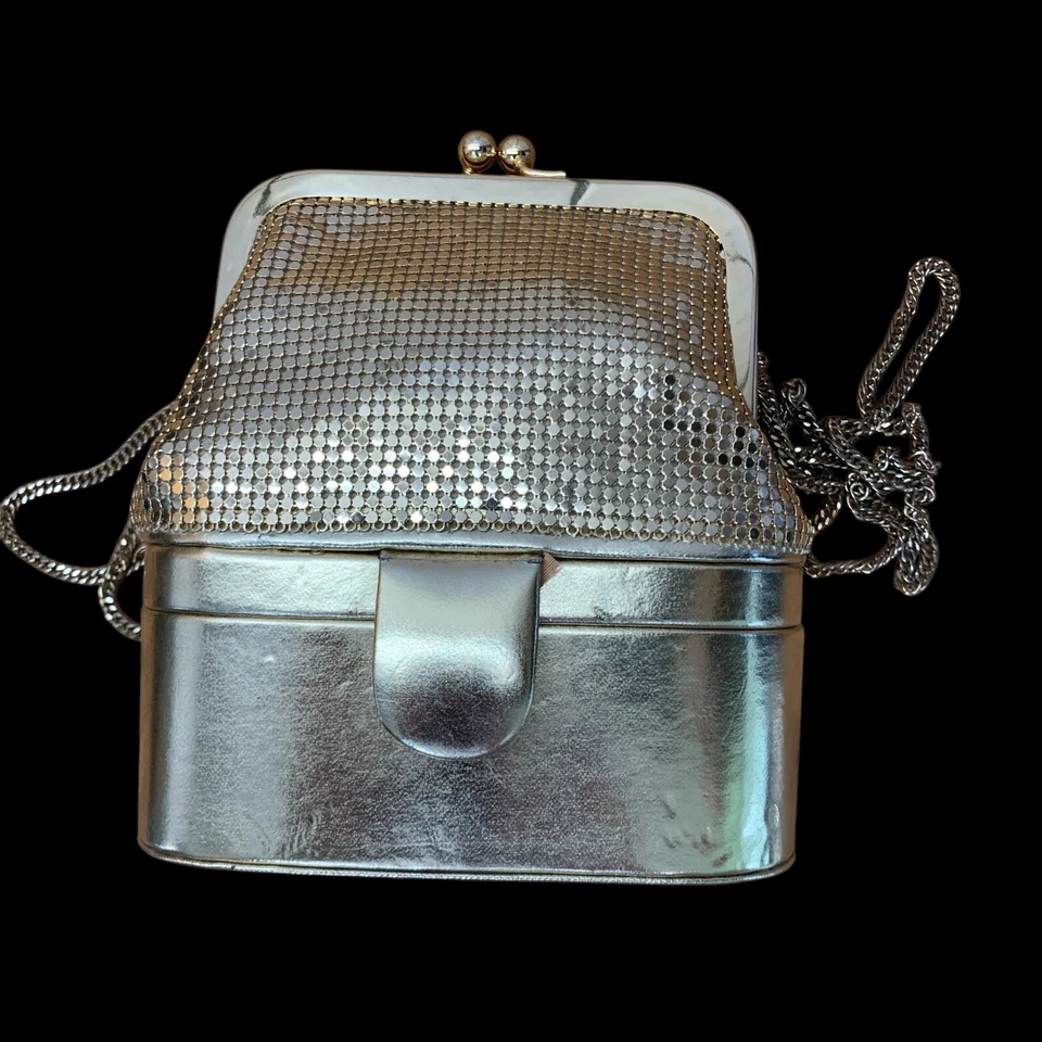 Cartera vintage de malla dorada Whiting and Davis parte inferior de cuero 2 compartimentos espejo Foto 3 de 4