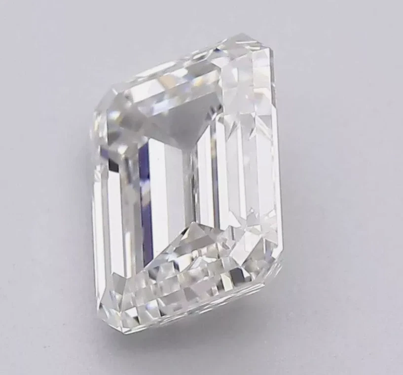 Loose Lab Grown CVD Diamond 10x7 mm Emerald D - F  VS1 Clarity Certified Diamond - Image 4 of 4