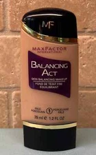 Max Factor BALANCING ACT Makeup Liquid Skin Foundation #1 PALE PORCELAIN 1.2 oz