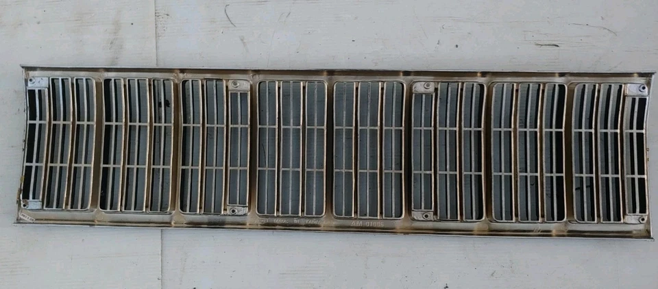 Nuevo Jeep Cherokee Comanche parrilla cromada 1988-1990 55013146 Foto 3 de 3