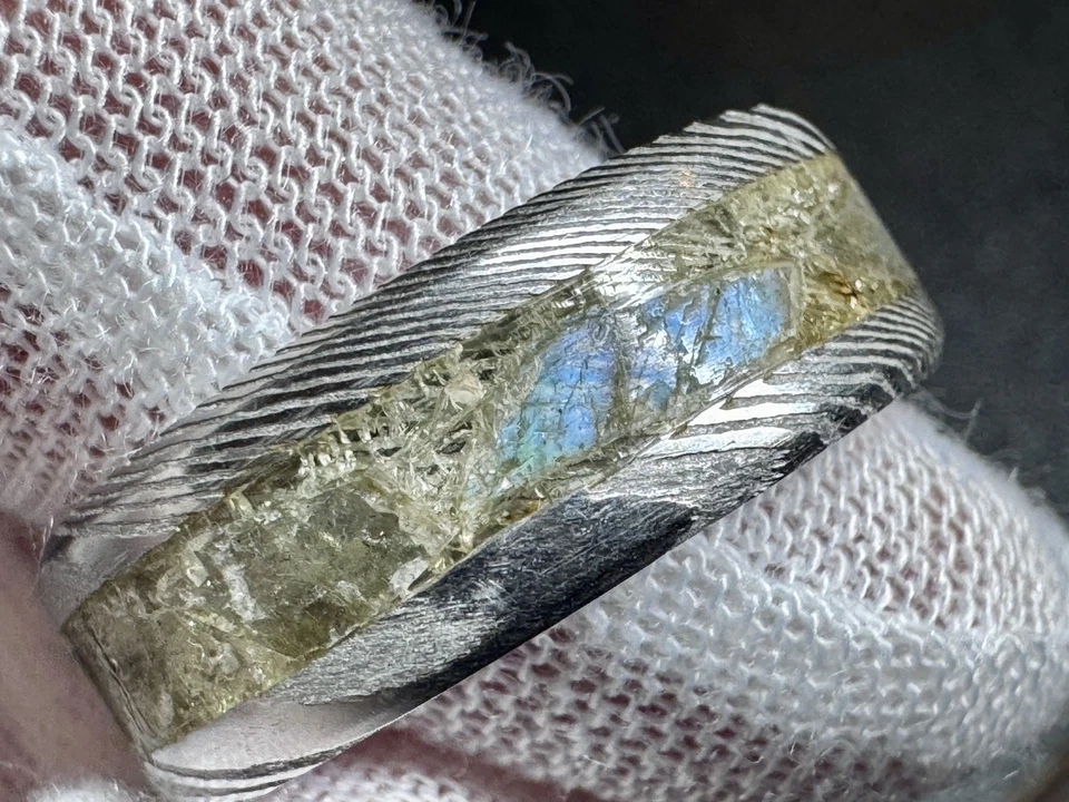 Custom Labradorite & Damascus Steel Ring – Handmade - Brand New - Size 11 - Image 2 of 4