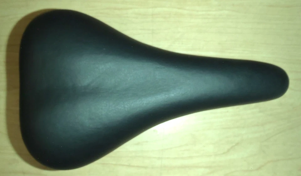 IRON HORSE BLACK BICYCLE SADDLE/SEAT BIKE PARTS 749-30 - Image 2 of 4