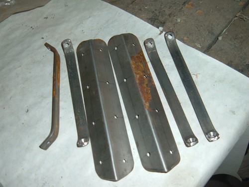 SEAT SUPPORT REINFORCEMENT BRACKETS FOR SMALL CARRIAGE HORSE DRAWN BUGGY