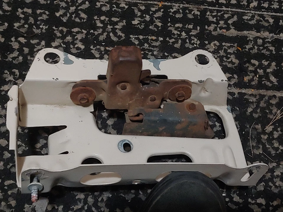 1988 - 1991 Mercury Grand Marquis Crown Vic trava de capô e suporte de base de montagem - Imagem 2 de 4