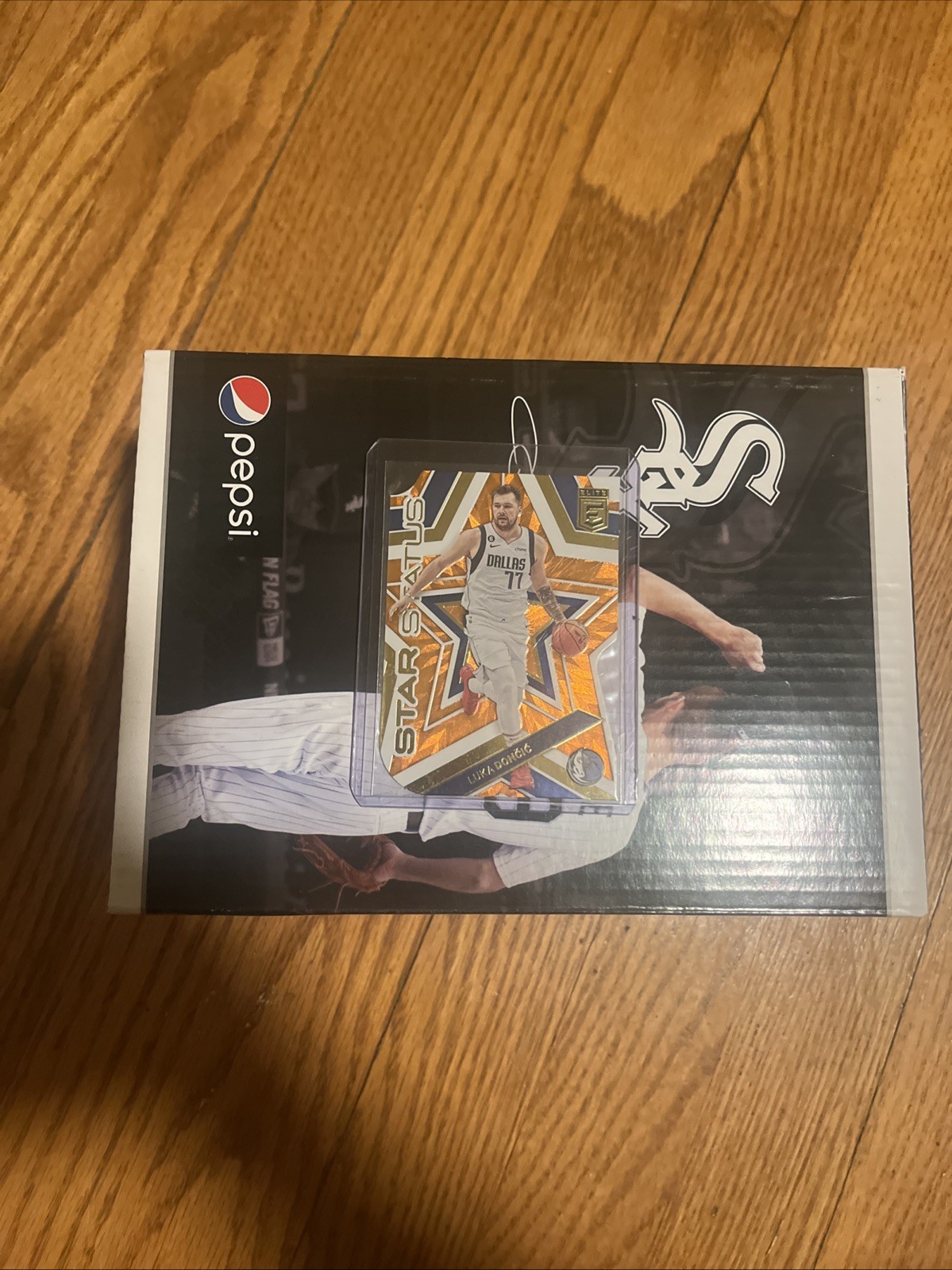 2022-23 Donruss Elite - Star Status Luka Dončić #7 Orange Die-Cut