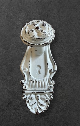 Gancho de pared SHEFFIELD HOME blanco ornamentado decorativo envejecido, aspecto vintage - Imagen 2 de 4