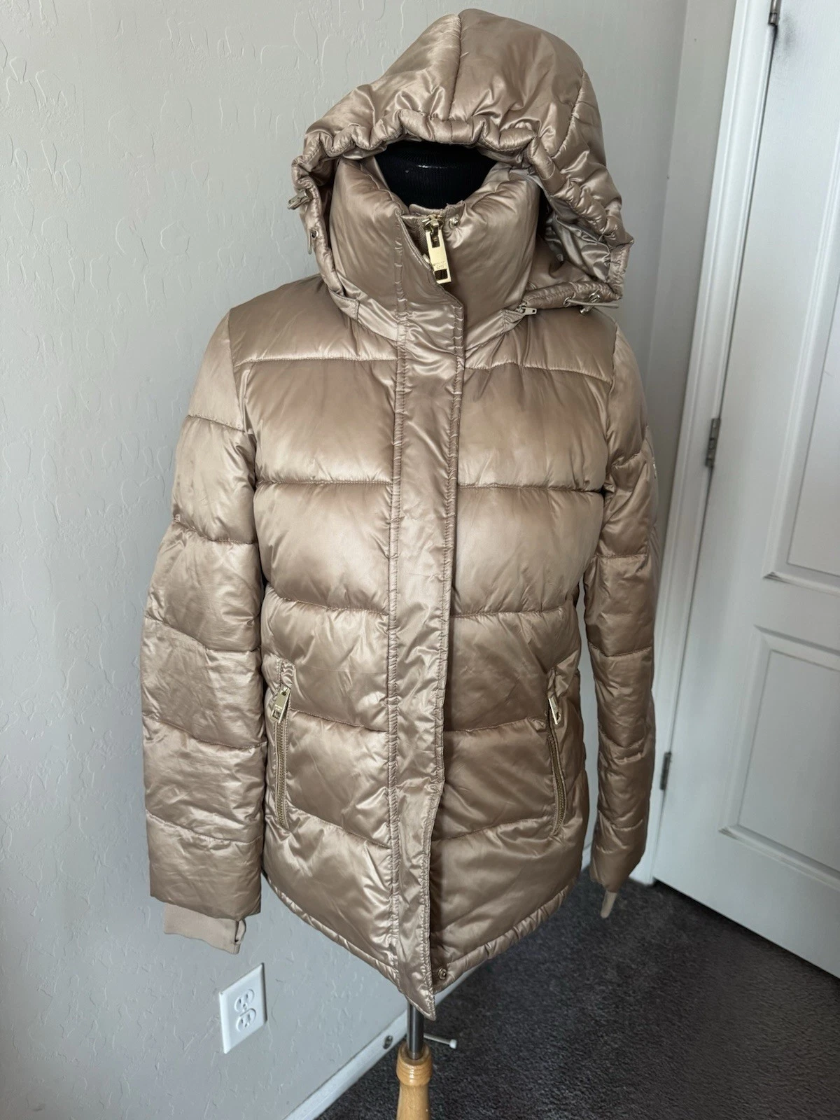 Piumino Michael Kors Puffer con cappuccio oro metallizzato piccolo