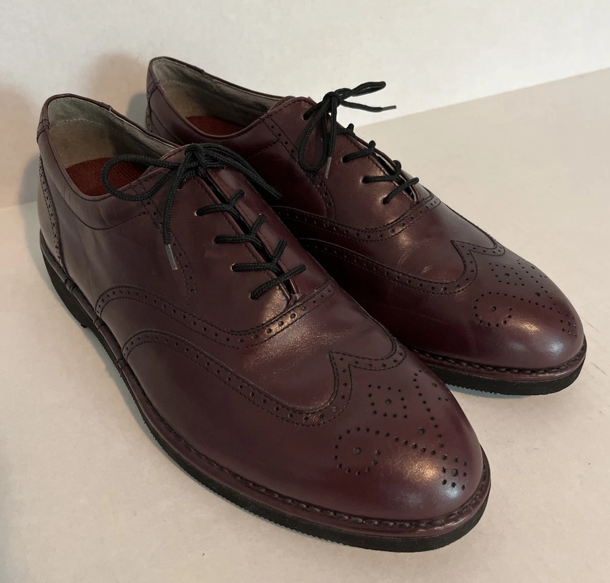 Vintage (1988) Rockport Dressport Leather Dress Shoes. Cordovan, size 9 Leather Dress, Formal 1980s Vintage Shoes for Men for sale  main image 4