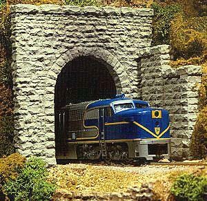 Chooch Enterprises 8360 HO Scale Single-Track Random Stone Tunnel Portal - Picture 1 of 1
