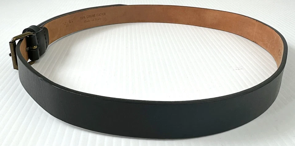 Cinturón básico clásico ajustado con hebilla de latón de cuero negro DEREK LAM 44 30"-34" mediano Foto 4 de 4