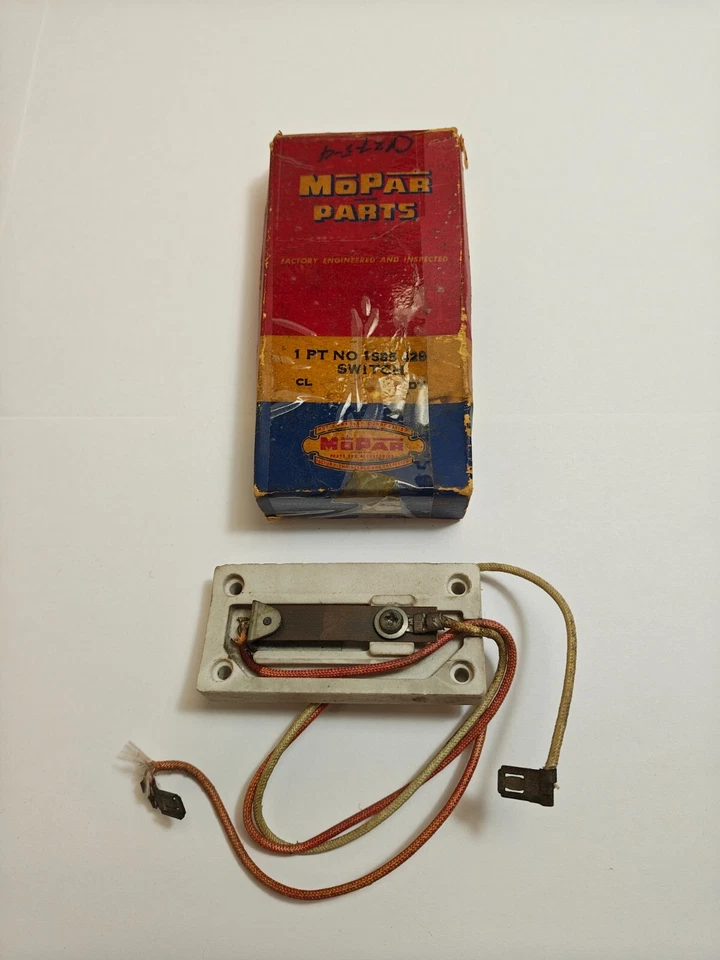 Interruptor de calefacción de sobrecalentamiento Chrysler Desoto Windsor Fireflite 1957-1958 1885429 nuevo en stock Foto 4 de 4