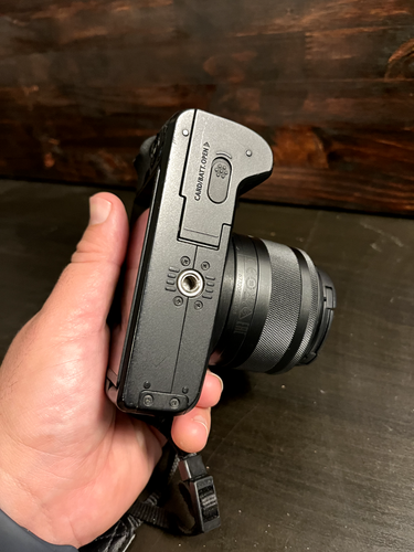 Canon M50 24.1MP 4K Mirrorless Bundle + 3 Lenses | 7 Batteries | Adapter | Box - Picture 7 of 20
