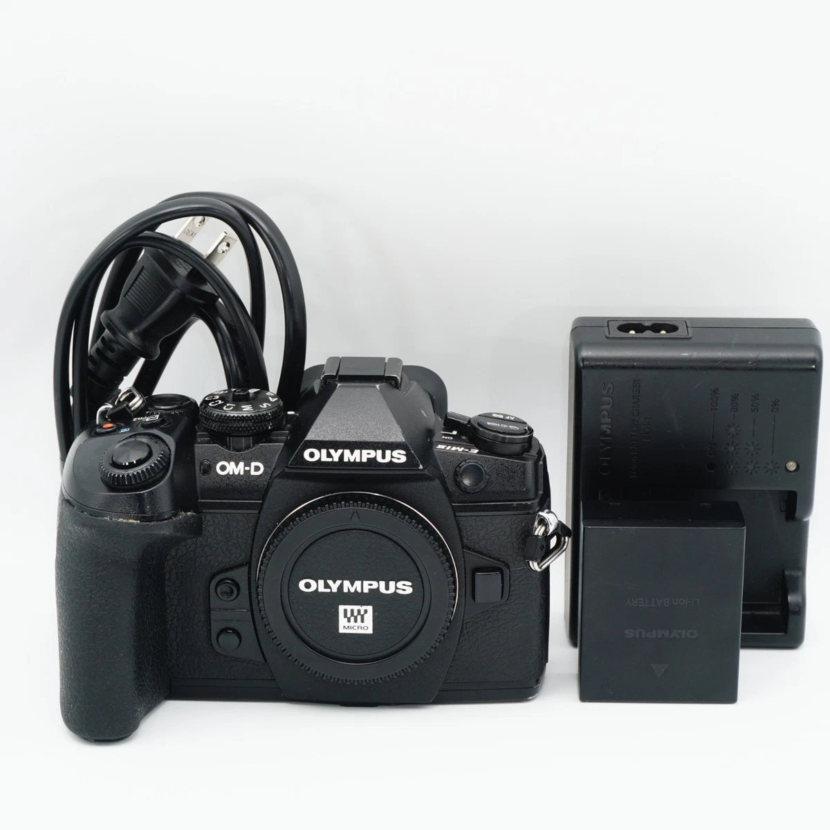 OLYMPUS　OM-D EM-1ボディ+HLD7+オマケ Amazon.com : Olympus OM-D E-M1 Mirrorless Digital Camera with 16MP