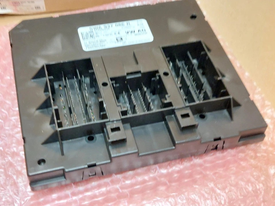 Audi A3 e-tron GT Onboard supply control unit 2021-on 5WA937086R Genuine NEW - Image 2 of 4