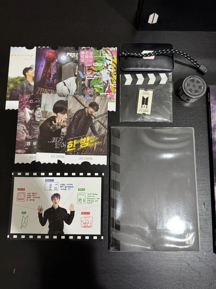 Kit de membresía del ejército BTS 6ª edición (sin tarjeta de membresía, agujeros de pasador en póster) Foto 2 de 4