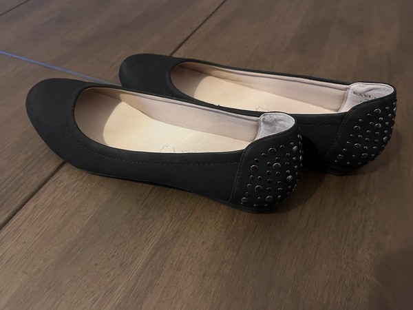 Baretraps Womens Black Leather Sock  Slip-On Studded Ballet Flat Round Toe EU 39