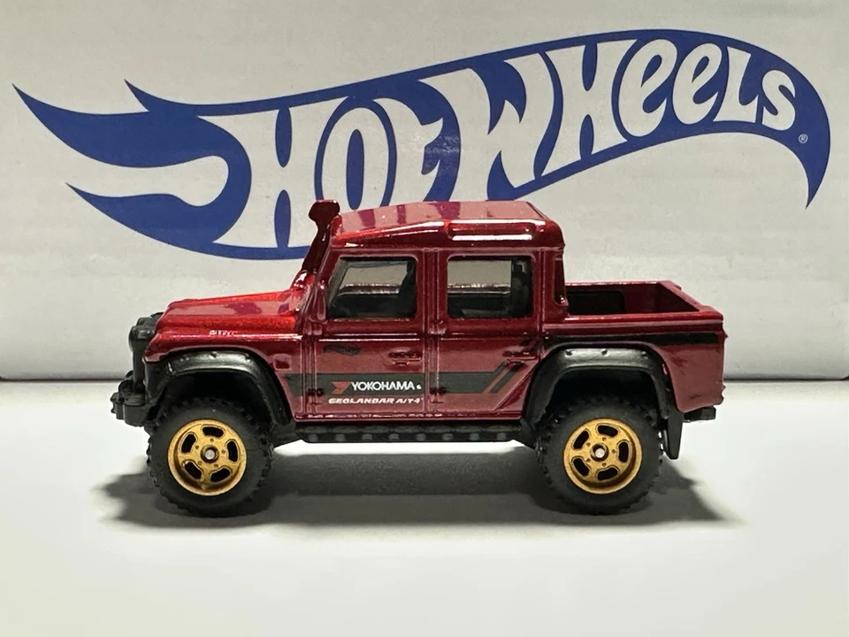 Hot Wheels ‘15 Land Rover Defender (Custom) - Image 2 of 3
