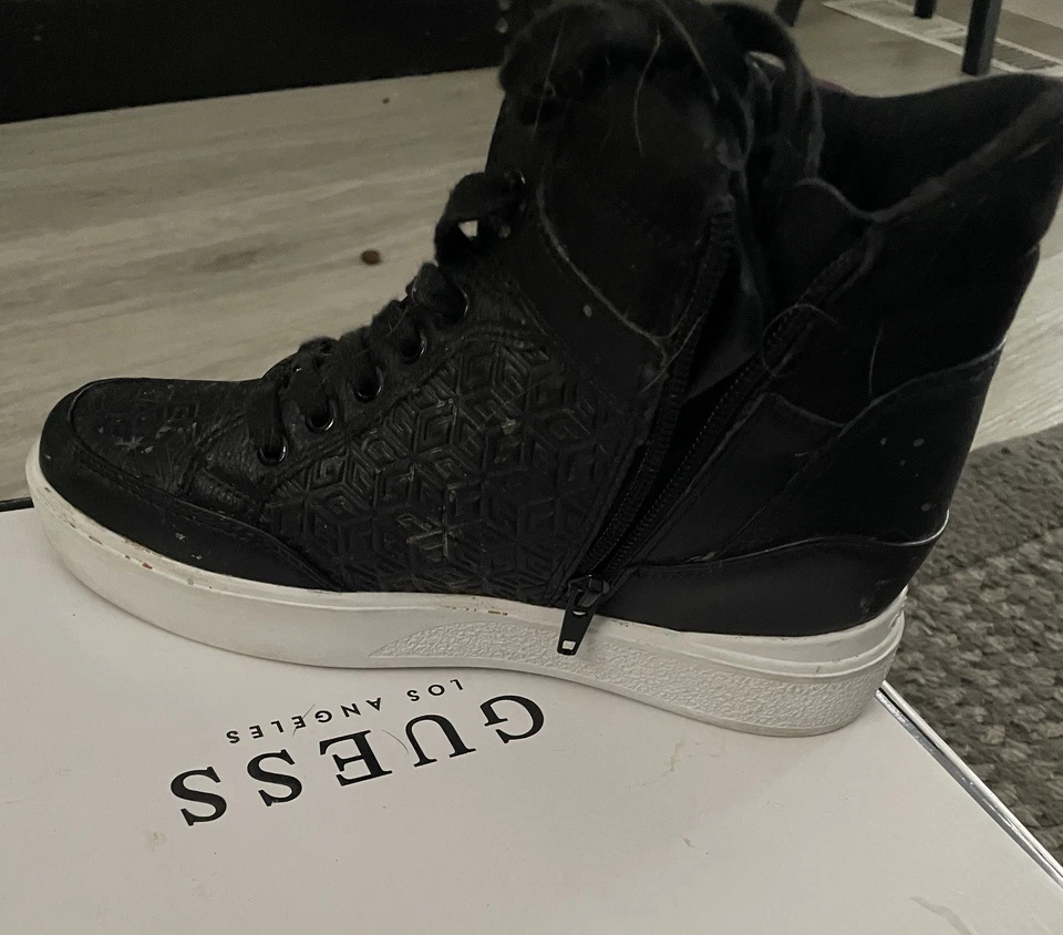 Tenis con cordones GUESS Hi Top negros de imitación de cuero Foto 4 de 4