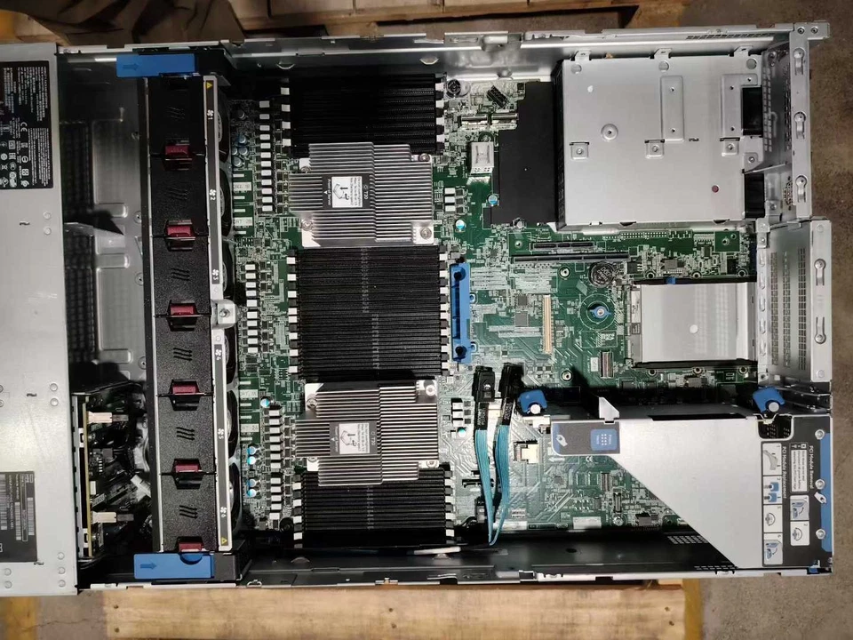 HPE DL385 G10 PLUS Server 8X2.5" (8NVME) P408I 2x800W - Image 3 of 4